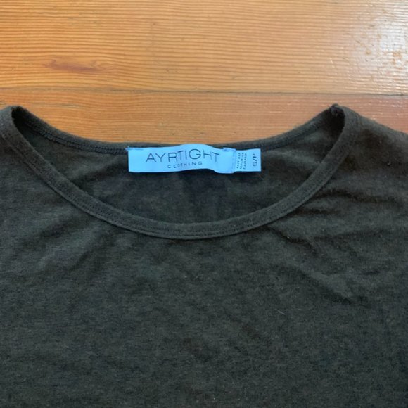 Ayrtight asymetrical casual top - Picture 2 of 2